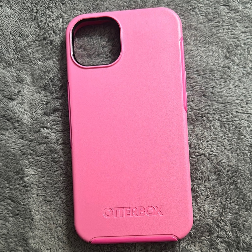 OtterBox Pink Slim-Fit Phone Case with Textured Surface and Camera Cutout